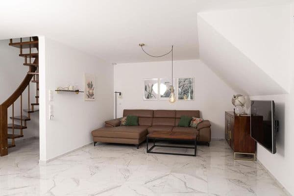 Prodej bytu 4+1 105 m², Heilsbronn Prodej bytu 4+1 105 m², Heilsbronn