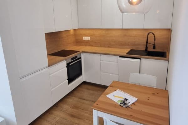 Pronájem bytu 2+1 42 m², Zdenky Schelingovej, Bratislava Pronájem bytu 2+1 42 m², Zdenky Schelingovej, Bratislava