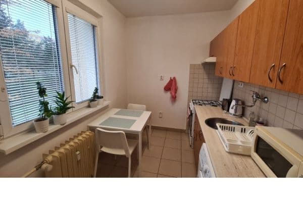 Prodej bytu 2+1 55 m², Kamerunská, Praha Prodej bytu 2+1 55 m², Kamerunská, Praha