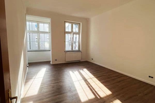 Pronájem bytu 3+1 85 m², Kaiserstraße 139, Siegburg Pronájem bytu 3+1 85 m², Kaiserstraße 139, Siegburg