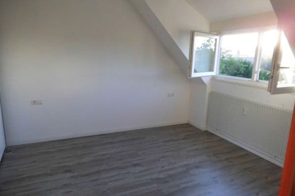 Pronájem bytu 2+1 50 m², Marienburger Str. 6, Stuttgart, Bádensko-Württembersko Pronájem bytu 2+1 50 m², Marienburger Str. 6, Stuttgart, Bádensko-Württembersko