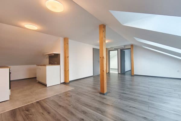 Pronájem bytu 3+kk 89 m², Švestková, Chrást Pronájem bytu 3+kk 89 m², Švestková, Chrást