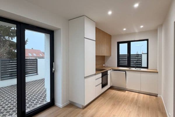 Pronájem bytu 2+kk 40 m², Krátká, Postřižín Pronájem bytu 2+kk 40 m², Krátká, Postřižín