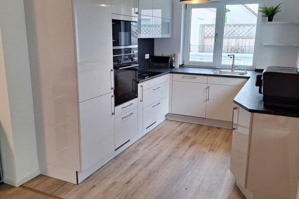 Pronájem bytu 3+1 82 m², Hufeisenstraße 27, Eching, Bavorsko Pronájem bytu 3+1 82 m², Hufeisenstraße 27, Eching, Bavorsko