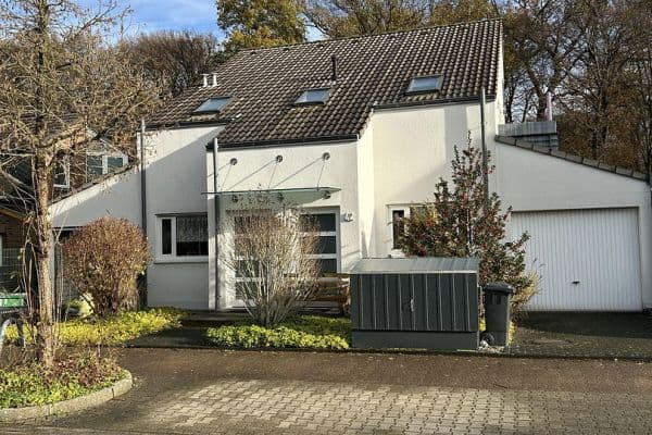 Prodej domu 191 m², pozemek 635 m², Langenfeld Prodej domu 191 m², pozemek 635 m², Langenfeld