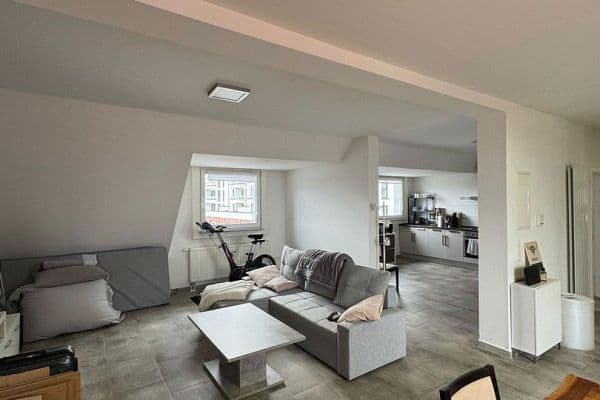 Pronájem bytu 4+1 135 m², Ottostr. 69, Wuppertal, Severní Porýní-Vestfálsko Pronájem bytu 4+1 135 m², Ottostr. 69, Wuppertal, Severní Porýní-Vestfálsko