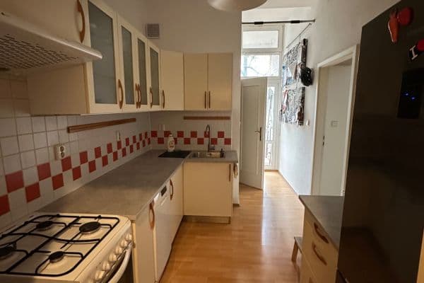 Pronájem bytu 2+kk 50 m², Jeseniova, Praha Pronájem bytu 2+kk 50 m², Jeseniova, Praha
