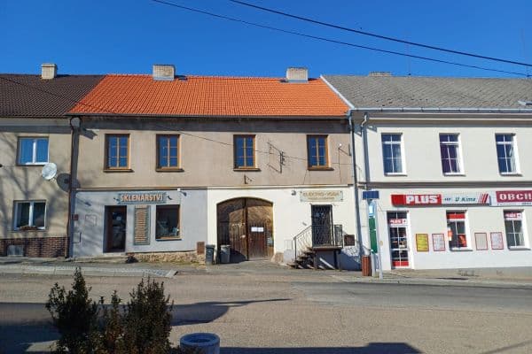 Prodej domu 235 m², pozemek 869 m², Masarykovo náměstí, Zbiroh Prodej domu 235 m², pozemek 869 m², Masarykovo náměstí, Zbiroh