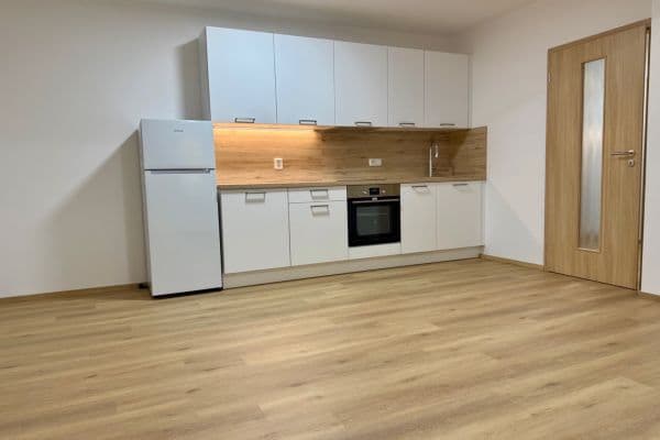 Pronájem bytu 2+kk 65 m², Mochovská, Praha Pronájem bytu 2+kk 65 m², Mochovská, Praha