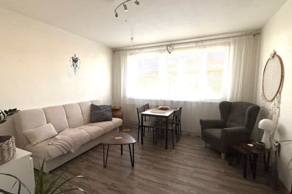 Pronájem bytu 2+1 47 m², Na Valtické, Břeclav Pronájem bytu 2+1 47 m², Na Valtické, Břeclav