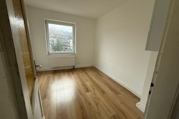 Pronájem bytu 3+1 70 m², Breslauer Straße 104, Essen Pronájem bytu 3+1 70 m², Breslauer Straße 104, Essen