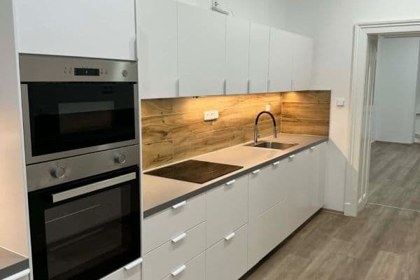 Pronájem bytu 2+1 68 m², Grohova, Brno Pronájem bytu 2+1 68 m², Grohova, Brno