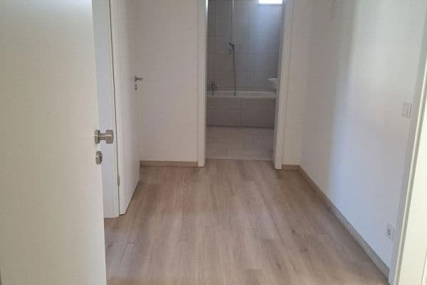 Pronájem bytu 3+1 64 m², Pfaffenhofen, Bavorsko Pronájem bytu 3+1 64 m², Pfaffenhofen, Bavorsko