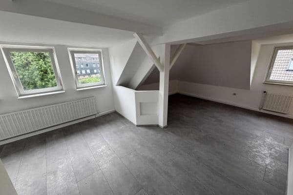 Pronájem bytu 3+1 80 m², Wuppertal Cronenberg Pronájem bytu 3+1 80 m², Wuppertal Cronenberg