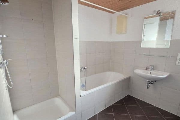 Pronájem bytu 2+1 68 m², Hohenstaufenstr. 56, Pforzheim Pronájem bytu 2+1 68 m², Hohenstaufenstr. 56, Pforzheim