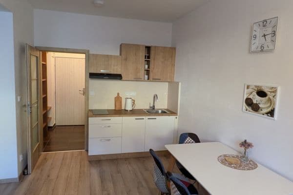 Pronájem bytu 2+kk 40 m², Purkyňova, Mikulov, Jihomoravský kraj Pronájem bytu 2+kk 40 m², Purkyňova, Mikulov, Jihomoravský kraj