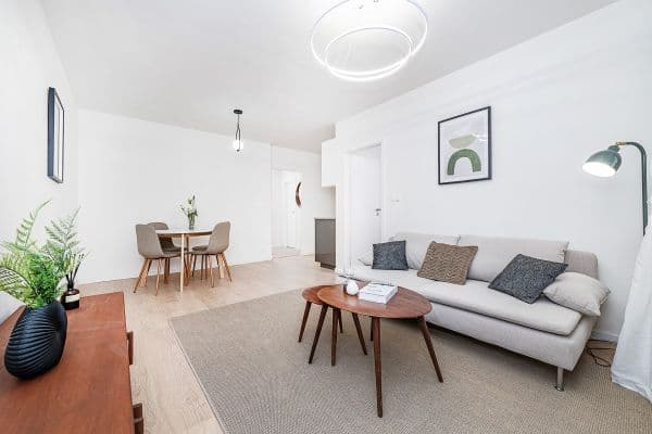 Prodej bytu 4+kk 94 m², V Dolině, Praha Prodej bytu 4+kk 94 m², V Dolině, Praha