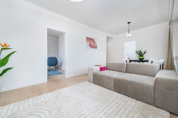 Prodej bytu 4+kk 94 m², V Dolině, Praha Prodej bytu 4+kk 94 m², V Dolině, Praha