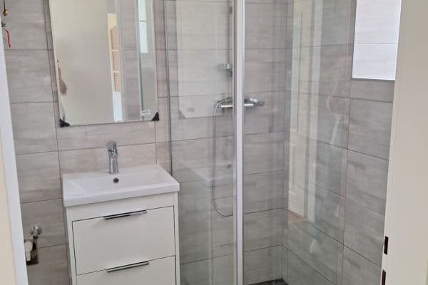 Pronájem bytu 2+1 37 m², Úhonická, Jeneč Pronájem bytu 2+1 37 m², Úhonická, Jeneč