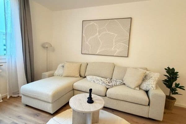 Pronájem bytu 1+1 30 m², Von-der-Pforten-Straße 1, München, Bavorsko Pronájem bytu 1+1 30 m², Von-der-Pforten-Straße 1, München, Bavorsko