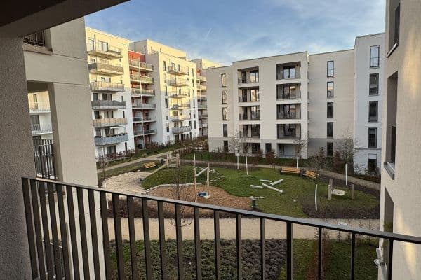 Pronájem bytu 3+1 86 m², Goldina-Hirschberg-Straße 7, Frankfurt am Main, Hessen Pronájem bytu 3+1 86 m², Goldina-Hirschberg-Straße 7, Frankfurt am Main, Hessen