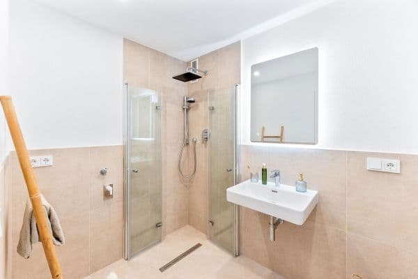 Prodej bytu 3+1 78 m², Stuttgart Prodej bytu 3+1 78 m², Stuttgart