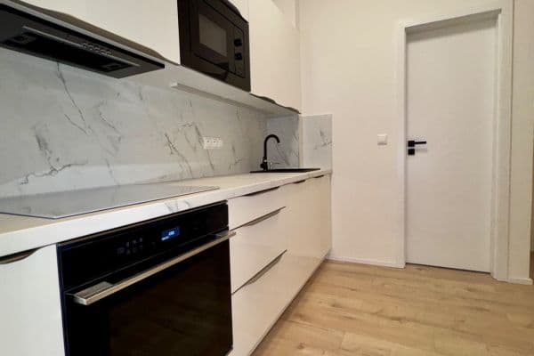 Pronájem bytu 2+1 44 m², Jeseniova, Praha Pronájem bytu 2+1 44 m², Jeseniova, Praha