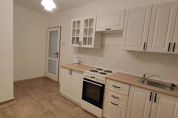Pronájem bytu 2+1 64 m², Zámečnická, Trutnov Pronájem bytu 2+1 64 m², Zámečnická, Trutnov