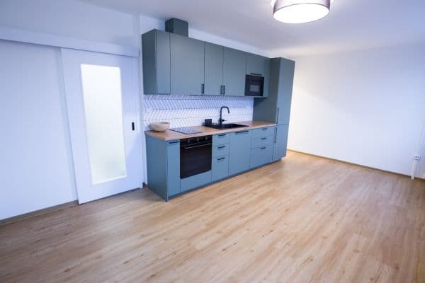 Pronájem bytu 1+kk 35 m², Nušlova, Praha Pronájem bytu 1+kk 35 m², Nušlova, Praha