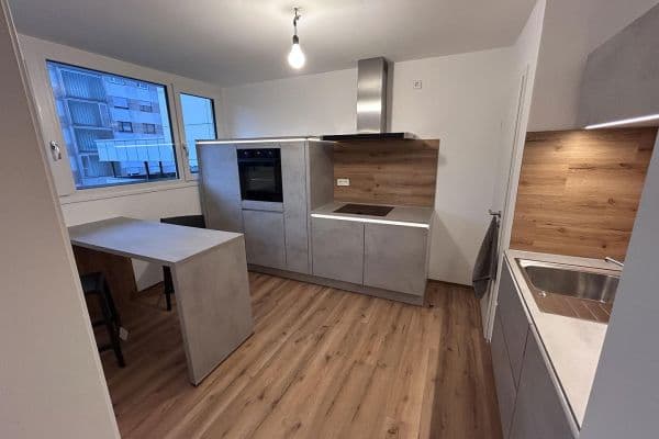 Pronájem bytu 2+1 74 m², Stuttgarter Straße 80, Geislingen an der Steige, Bádensko-Württembersko Pronájem bytu 2+1 74 m², Stuttgarter Straße 80, Geislingen an der Steige, Bádensko-Württembersko