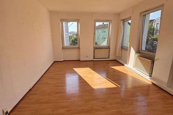 Pronájem bytu 3+1 85 m², Salierstr. 59, Pforzheim, Bádensko-Württembersko Pronájem bytu 3+1 85 m², Salierstr. 59, Pforzheim, Bádensko-Württembersko