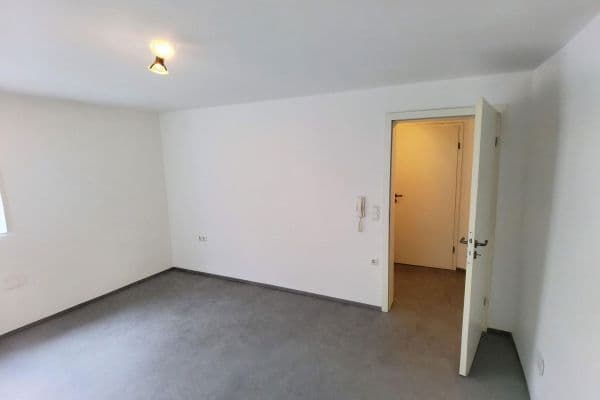 Pronájem bytu 1+1 30 m², Herzogenaurach Pronájem bytu 1+1 30 m², Herzogenaurach