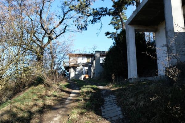 Prodej pozemku 713 m², Nad Pěšinou, Zadní Třebaň Prodej pozemku 713 m², Nad Pěšinou, Zadní Třebaň