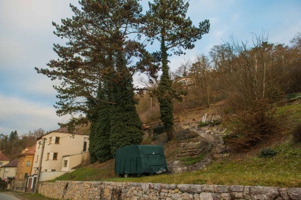 Prodej pozemku 713 m², Nad Pěšinou, Zadní Třebaň Prodej pozemku 713 m², Nad Pěšinou, Zadní Třebaň