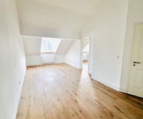 Pronájem bytu 2+1 53 m², Schwalbacher Straße 23, Frankfurt am Main Pronájem bytu 2+1 53 m², Schwalbacher Straße 23, Frankfurt am Main