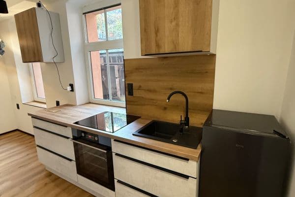 Pronájem bytu 1+1 30 m², Podhorská, Jablonec nad Nisou Pronájem bytu 1+1 30 m², Podhorská, Jablonec nad Nisou