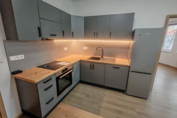 Pronájem bytu 2+kk 52 m², Kralická, Praha Pronájem bytu 2+kk 52 m², Kralická, Praha