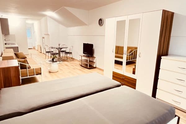Pronájem bytu 1+kk 40 m², Na Moklině, Praha Pronájem bytu 1+kk 40 m², Na Moklině, Praha