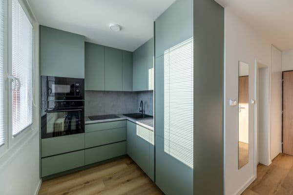 Pronájem bytu 1+1 35 m², Sezemická, Hradec Králové Pronájem bytu 1+1 35 m², Sezemická, Hradec Králové