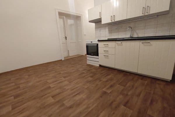 Pronájem bytu 2+1 75 m², Nádražní, Litoměřice Pronájem bytu 2+1 75 m², Nádražní, Litoměřice