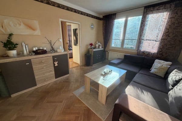 Prodej bytu 2+1 50 m², Maďarská, Karlovy Vary Prodej bytu 2+1 50 m², Maďarská, Karlovy Vary