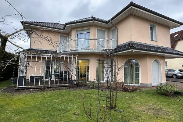 Prodej domu 250 m², pozemek 980 m², Bergfelder Straße 33, Birkenwerder Prodej domu 250 m², pozemek 980 m², Bergfelder Straße 33, Birkenwerder