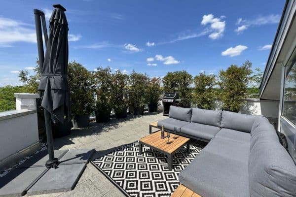 Pronájem bytu 3+1 75 m², Hitlstrasse 7, München, Bavorsko Pronájem bytu 3+1 75 m², Hitlstrasse 7, München, Bavorsko