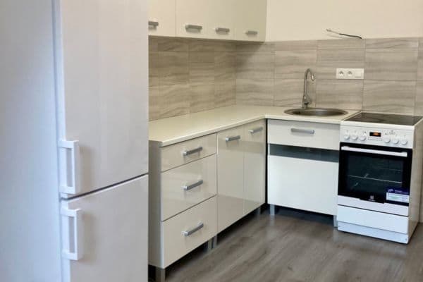 Pronájem bytu 2+kk 29 m², Svahová, Karlovy Vary, Karlovarský kraj Pronájem bytu 2+kk 29 m², Svahová, Karlovy Vary, Karlovarský kraj