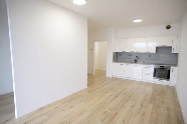 Pronájem bytu 1+kk 43 m², Vrbenská, České Budějovice Pronájem bytu 1+kk 43 m², Vrbenská, České Budějovice