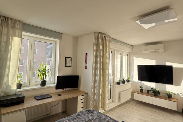 Pronájem bytu 1+kk 31 m², V Honech, Klecany Pronájem bytu 1+kk 31 m², V Honech, Klecany