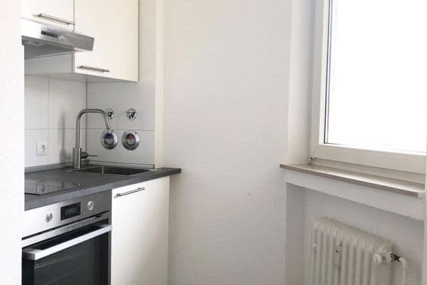 Pronájem bytu 1+1 36 m², Benzenbergstr. 51, Düsseldorf, Severní Porýní-Vestfálsko Pronájem bytu 1+1 36 m², Benzenbergstr. 51, Düsseldorf, Severní Porýní-Vestfálsko