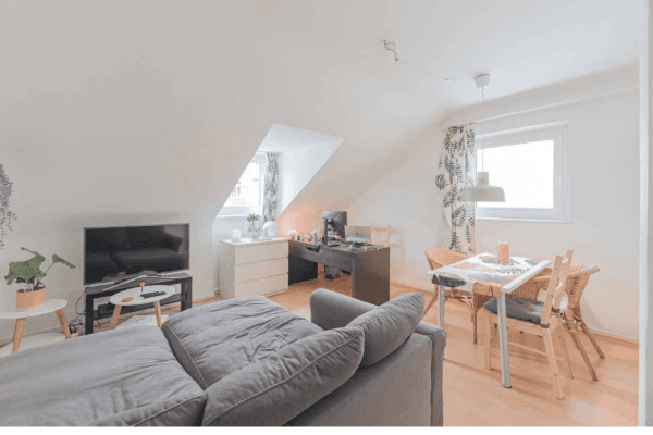 Pronájem bytu 2+1 45 m², Stuttgart Pronájem bytu 2+1 45 m², Stuttgart