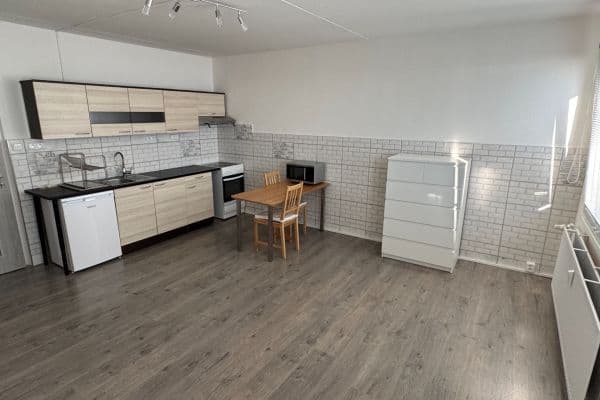 Pronájem bytu 1+kk 32 m², U Kamýku, Praha 12 Pronájem bytu 1+kk 32 m², U Kamýku, Praha 12
