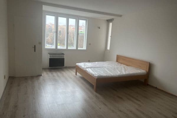 Pronájem bytu 1+kk 37 m², Vršovická, Praha 10 Pronájem bytu 1+kk 37 m², Vršovická, Praha 10